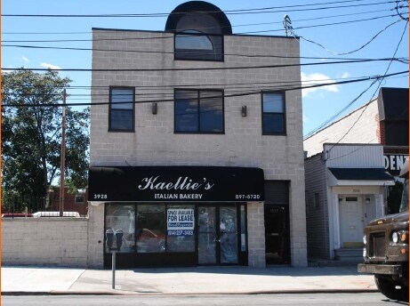 More Photos Of 3928 E Tremont Ave, Bronx Storefront Retail Office For Lease