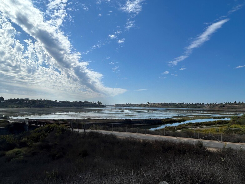 More Photos Of 2280 N University Dr, Newport Beach Office For Lease