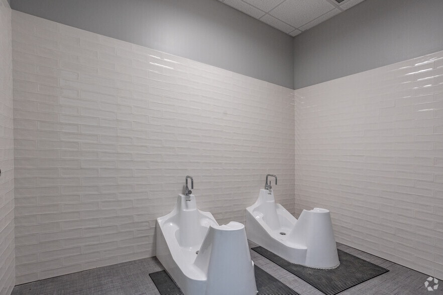 More Photos Of 981 Industrial Park Rd, Columbia Manufacturing For Lease