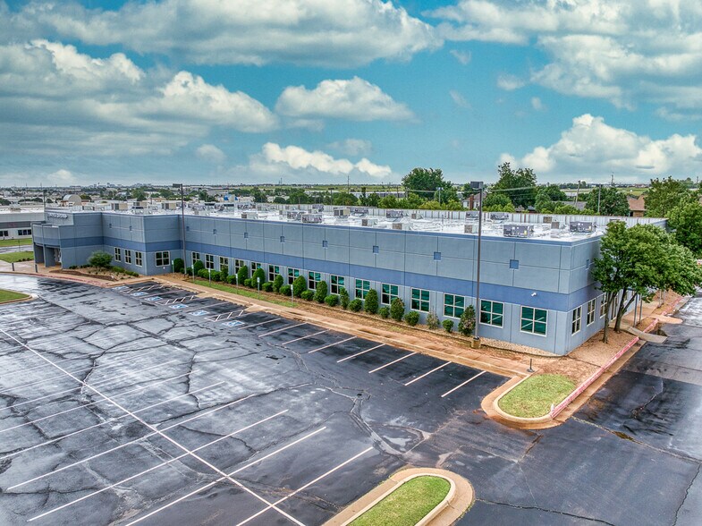 More Photos Of 7720 NW 85th Ter, Oklahoma City Office For Sale