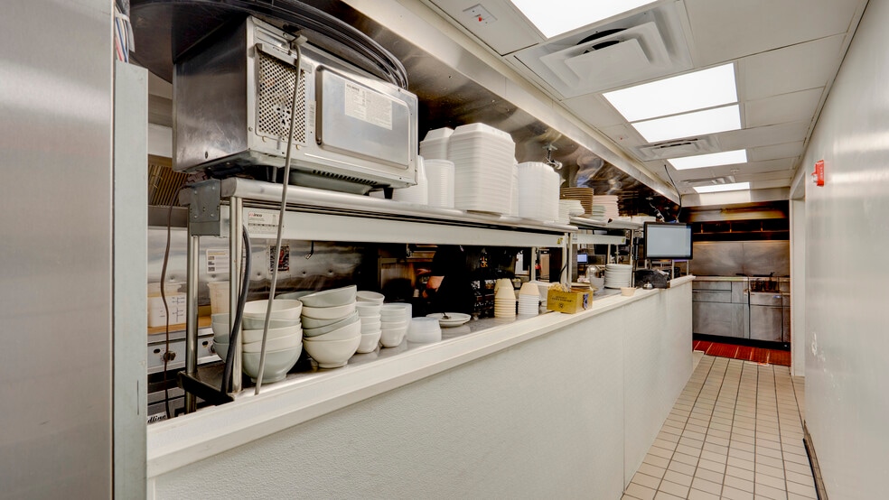 More Photos Of Restaurant, Miami Freestanding For Lease