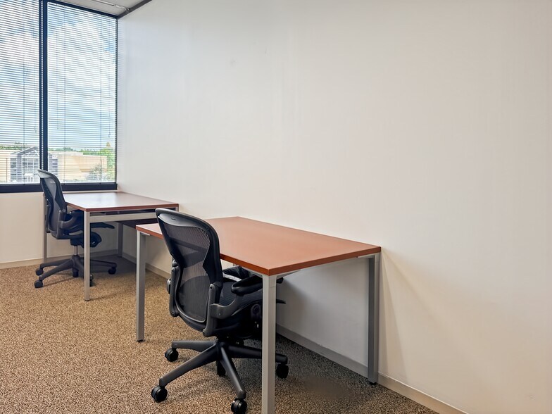 More Photos Of 14090 Southwest Fwy, Sugar Land Coworking Space