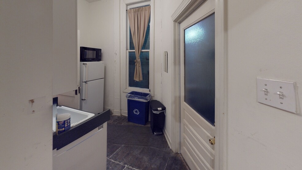 More Photos Of 109 E 10th St, Austin Loft Creative Space For Sale