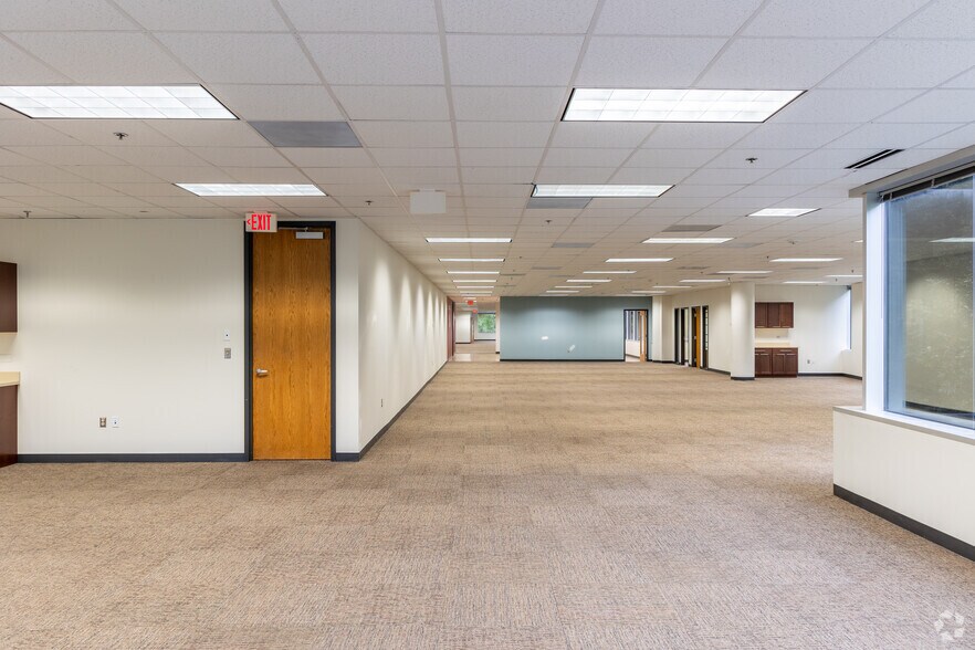 More Photos Of 7501 Boulder View Dr, North Chesterfield Unknown For Lease