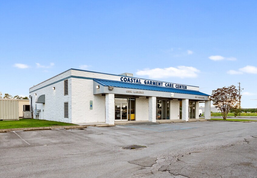 More Photos Of 4314 Henderson Dr, Jacksonville Freestanding For Sale