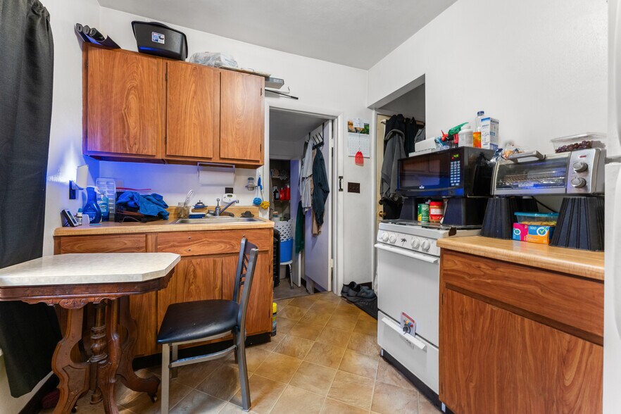 More Photos Of 175 Chapin St, Binghamton Apartments For Sale