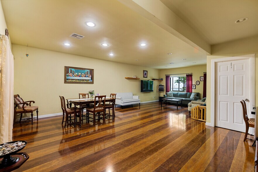 More Photos Of 1517 E Washington Blvd, Pasadena Storefront Retail Residential For Sale