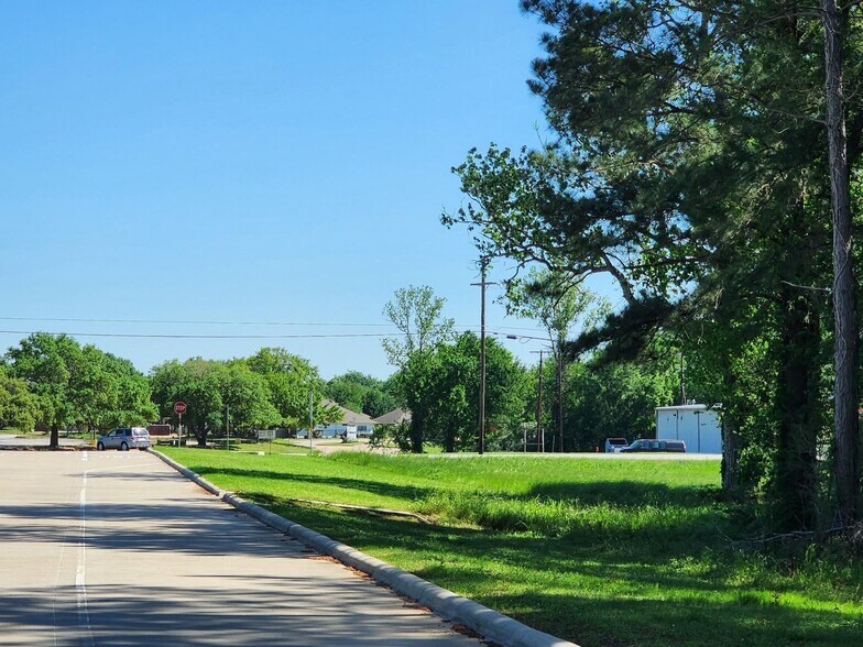 More Photos Of .79 AC BUS 290 Hwy, Hempstead Land For Sale