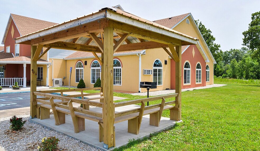 More Photos Of 10 Midway Rd, Eldon Hotel For Sale