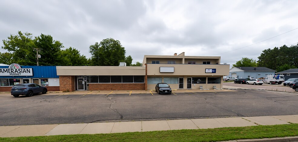 More Photos Of 2110 W Cameron St, Eau Claire Storefront For Sale