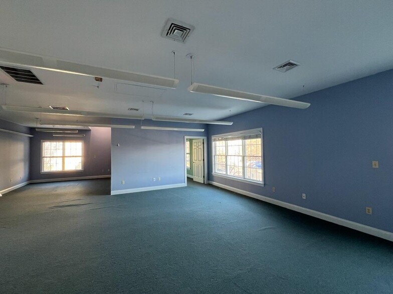 More Photos Of 4 Walter E Foran Blvd, Flemington Office For Sale