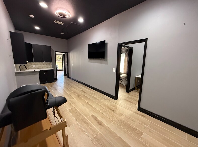 More Photos Of 5815 William Cannon Dr W, Austin Office For Lease