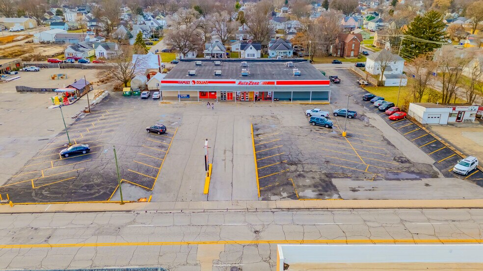 More Photos Of 915 N Washington St, Kokomo Freestanding For Sale