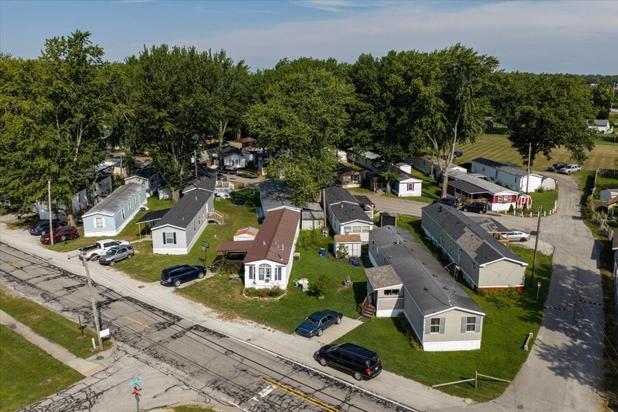 Primary Photo Of 900 W Harrison St, Plymouth Multifamily For Sale