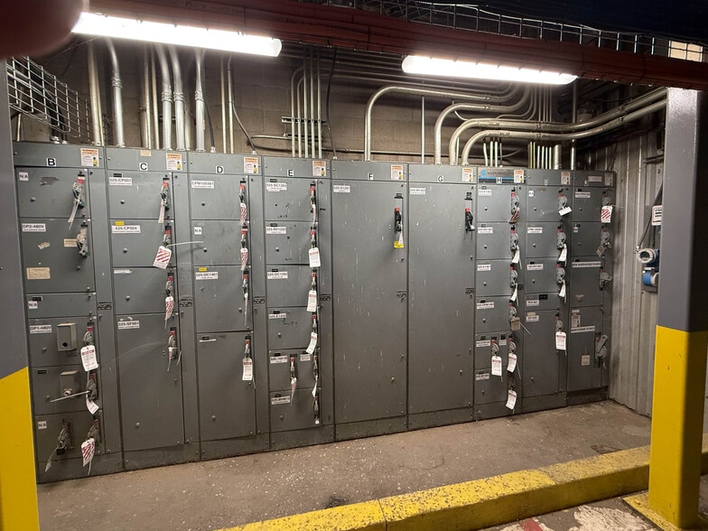 More Photos Of 712 E 2400 N, Tooele Warehouse For Sale