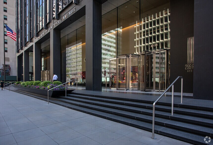 More Photos Of 299 Park Ave, New York Office For Lease