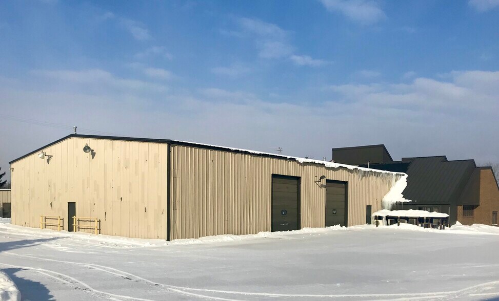 More Photos Of 250 State St, Brockport Flex For Sale