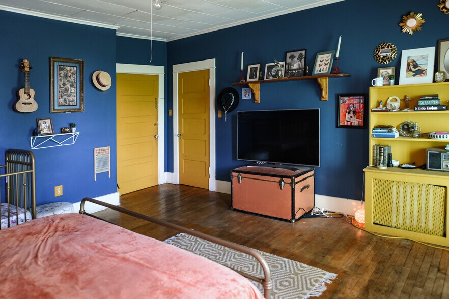 More Photos Of 200 E Vista St, Bisbee Movie Radio TVStudio For Sale
