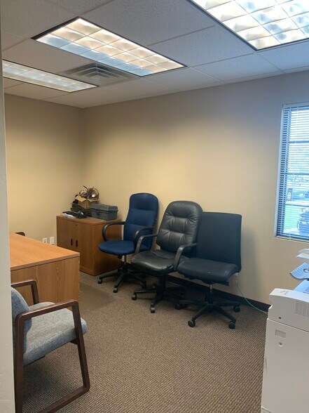 More Photos Of 2763 Manitowoc Rd, Green Bay Office For Lease