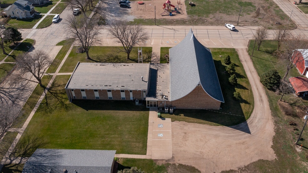 More Photos Of 381 H St, Hampton Religious Facility For Sale