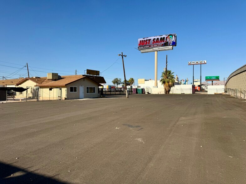 More Photos Of 2039 W Bonanza Rd, Las Vegas Flex For Lease