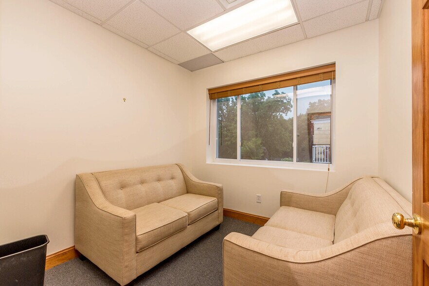 More Photos Of 110 Washington Ave, Pleasantville Medical For Lease