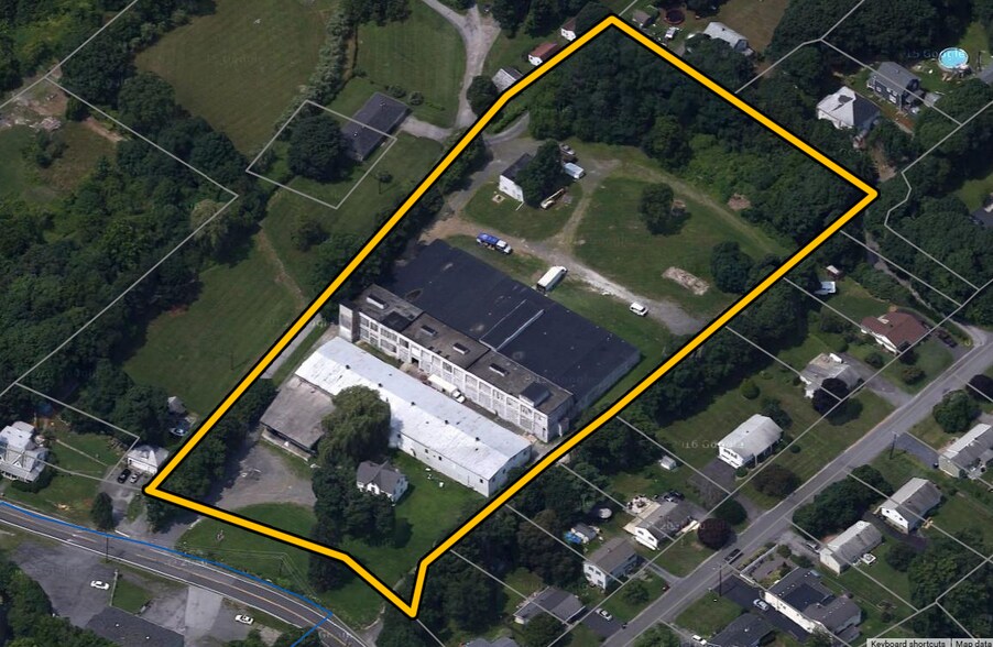Primary Photo Of 155 Vineyard Ave, Highland Service For Sale