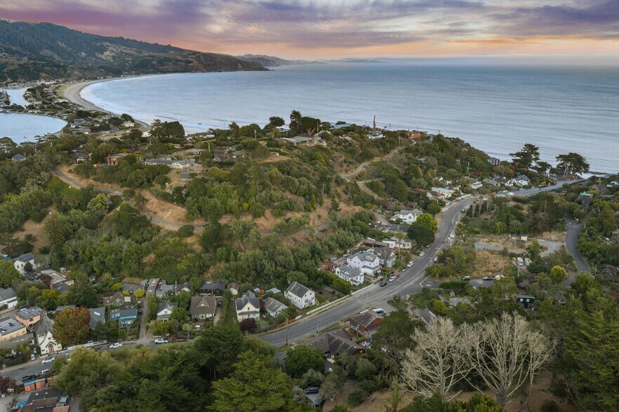 More Photos Of 16-22 Brighton Avenue, Bolinas General Retail For Sale