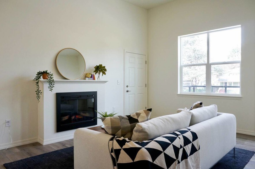 More Photos Of 1910 E Mill Plain Blvd, Vancouver Apartments For Sale