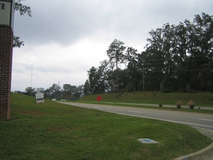More Photos Of 6875 Thomasville Rd, Tallahassee Land For Lease