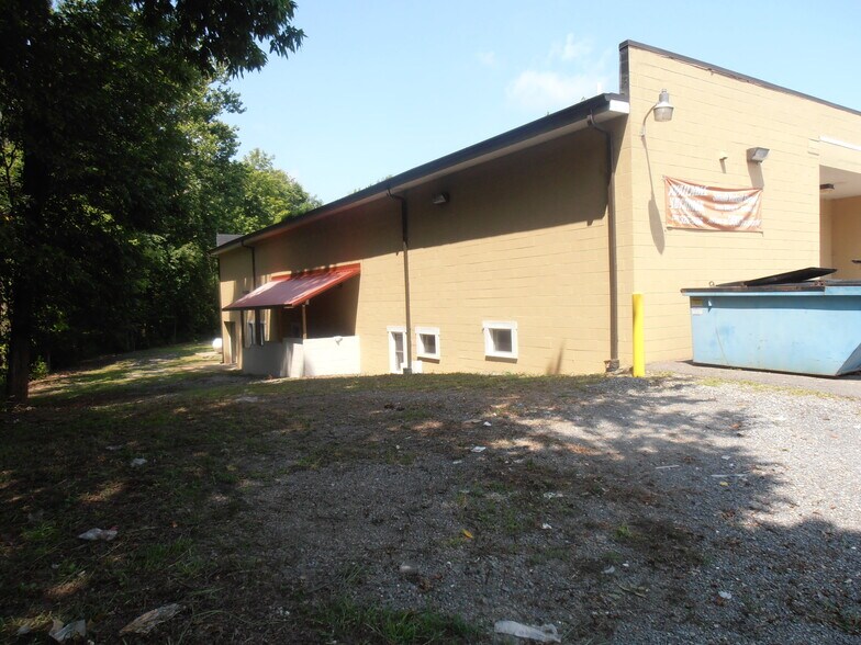More Photos Of 204 S Wausau Rd, Middleburg General Retail For Sale