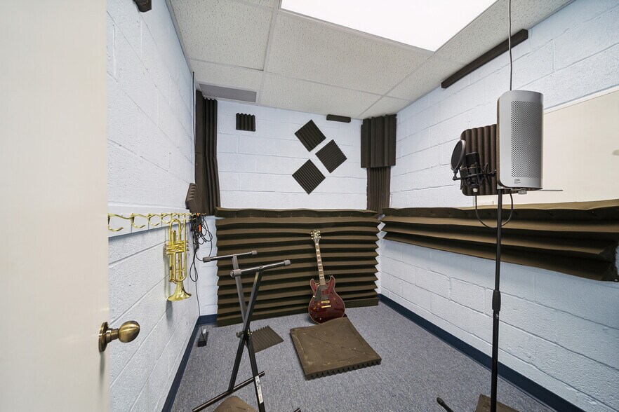 More Photos Of 1203 S Columbia Ave, Tulsa Religious Facility For Sale