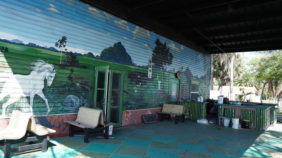 More Photos Of 9891-9915 W US HWY 27, Clewiston Flex For Sale