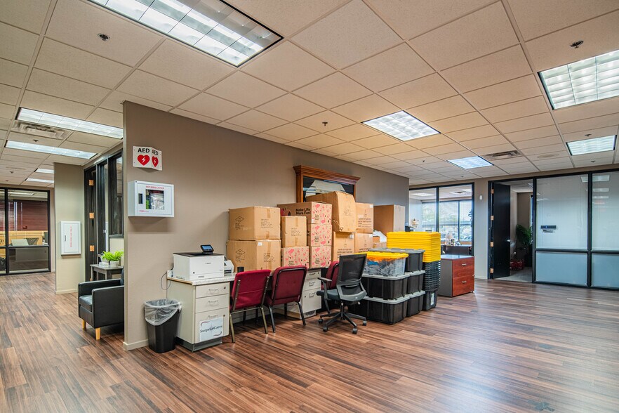 More Photos Of 12515 W Bell Rd, Surprise Office For Lease