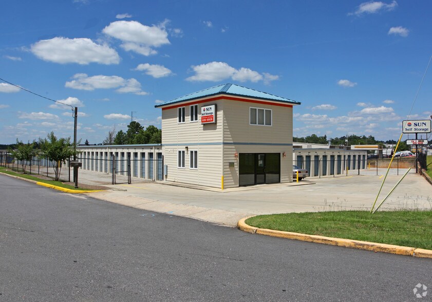 Primary Photo Of 601 Opelika Rd, Auburn Self Storage For Lease