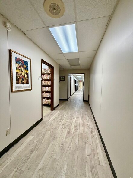 More Photos Of 906 Sixth Ave, Picayune Office For Sale