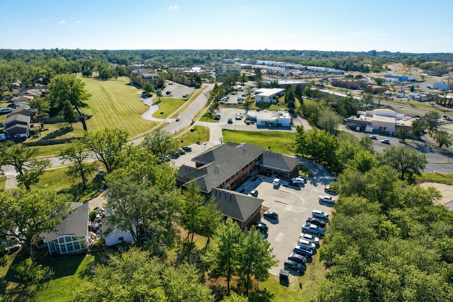 More Photos Of 2001 Westown Pky, West Des Moines Medical For Sale