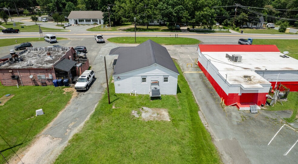 More Photos Of 580 Cornelius St, Hillsborough Freestanding For Sale