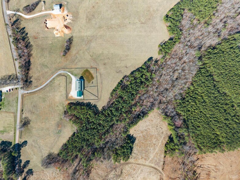 More Photos Of 1433 Piney Mountain Rd, Appomattox Specialty For Sale