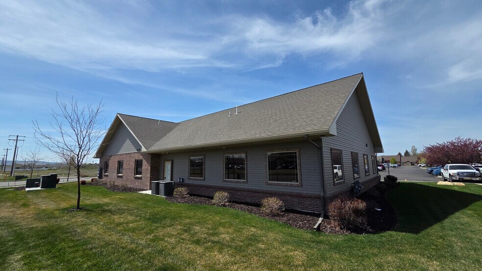 More Photos Of 3393 Merlin Dr, Idaho Falls Office For Sale