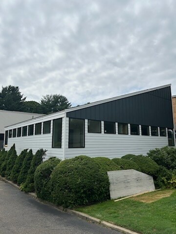 More Photos Of 152 E Main St, Huntington Medical For Lease