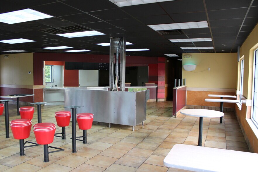 More Photos Of 2707 W 28th Ave, Pine Bluff Fast Food For Lease