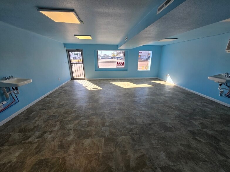 More Photos Of 2318-2332 E Platte Ave, Colorado Springs Freestanding For Lease