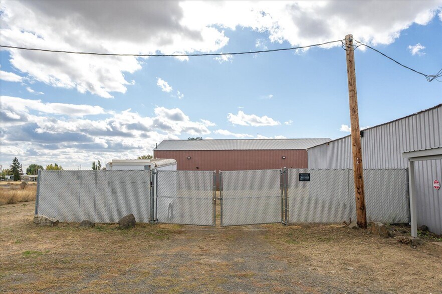 More Photos Of 12825 W 17th Ave, Airway Heights Warehouse For Sale