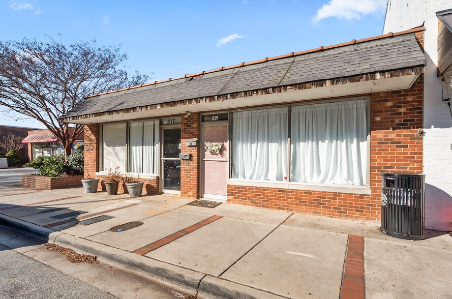 More Photos Of 217-219 N Main St, Kernersville Storefront For Sale