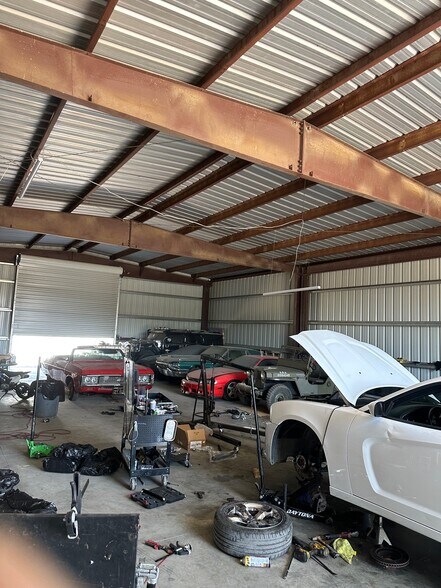 More Photos Of 352-360 W Kentucky Ave, Woodland Warehouse For Sale