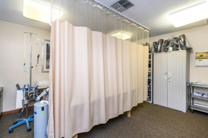 More Photos Of 701 N Hercules Ave, Clearwater Medical For Lease
