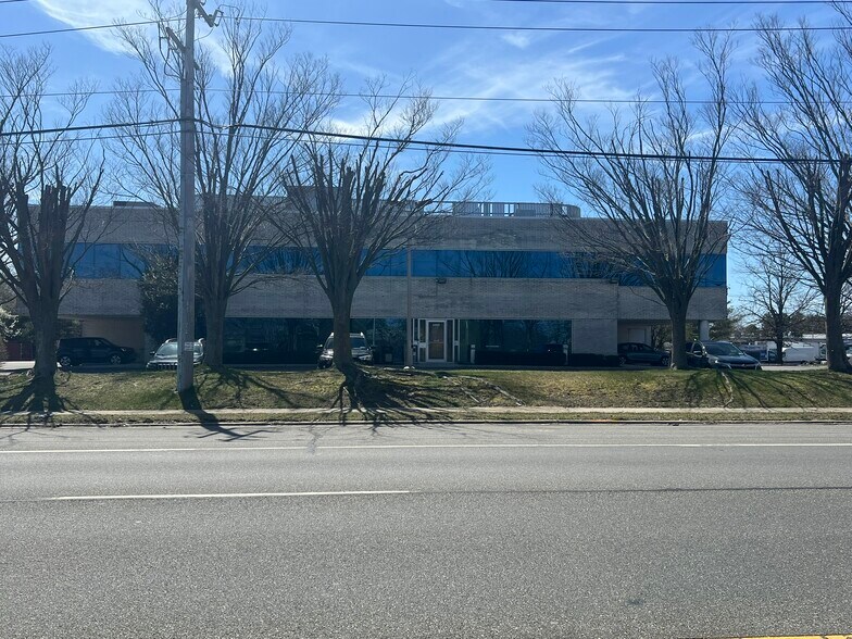 More Photos Of 4400 Veterans Memorial Hwy, Holbrook Office For Sale