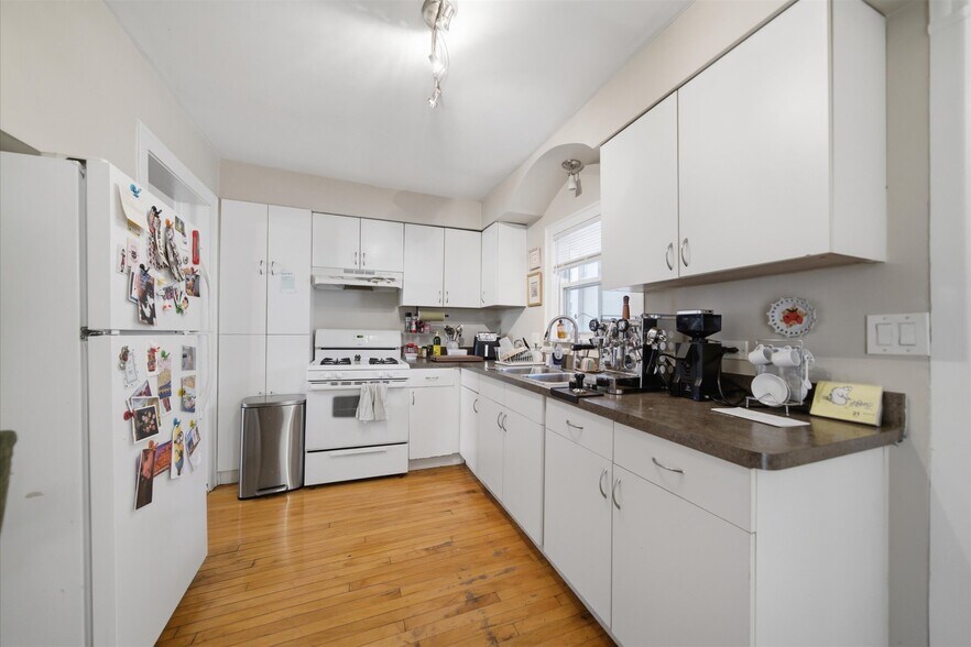More Photos Of 2418 N Western Ave, Chicago Apartments For Sale