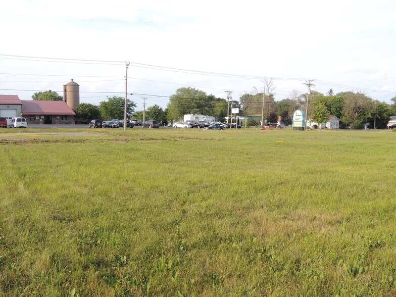 More Photos Of 1110 E Main St, Omro Land For Sale